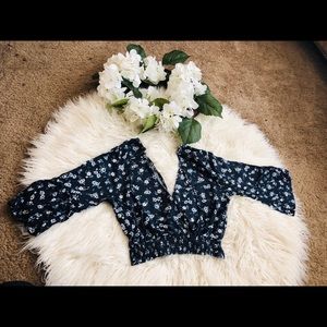 Camisa corta con mangas olgadas